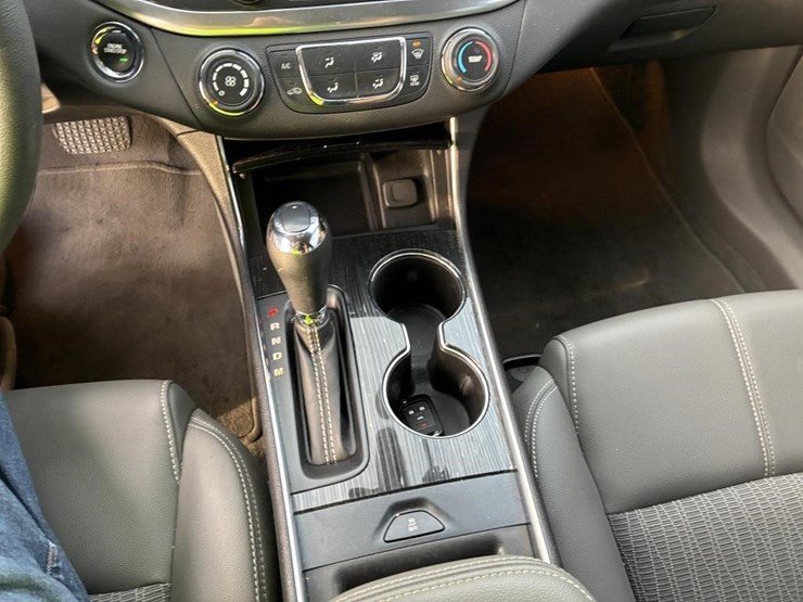 2019-chevrolet-impala-sedan-image-14