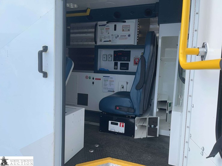 2016-chevrolet-express-s/a-ambulance-image-39