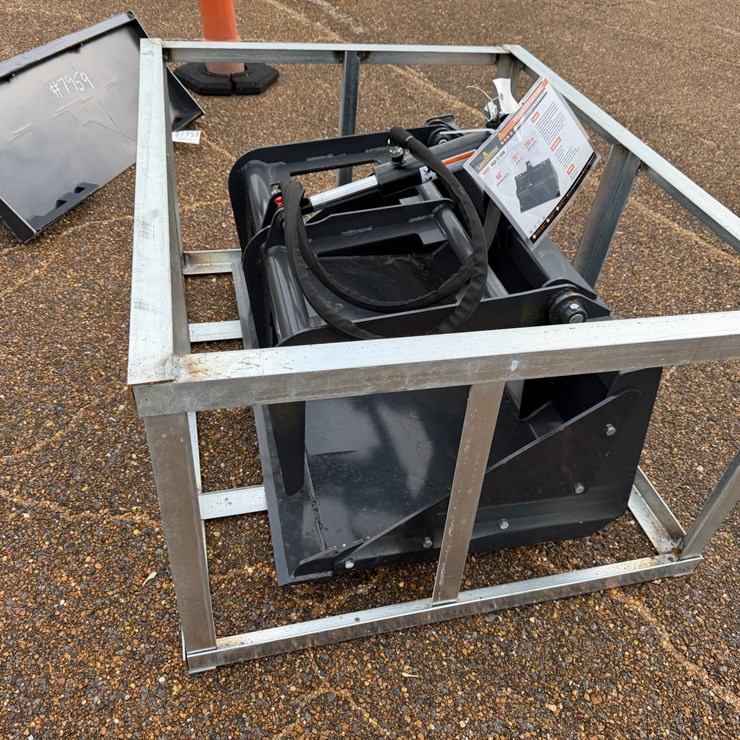 #7950 • Mini Skid Steer Grapple Bucket