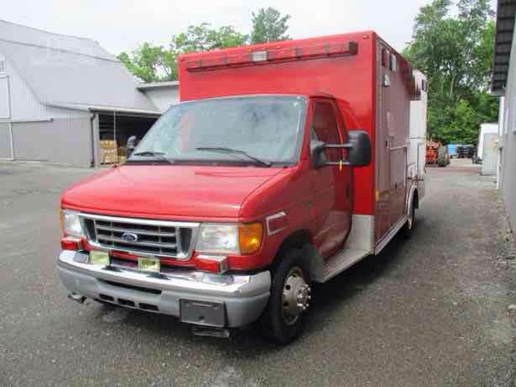 2004-ford-e450-image-6