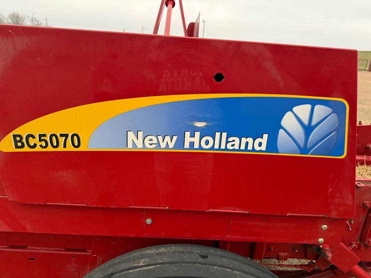 2019-new-holland-bc5070-image-8