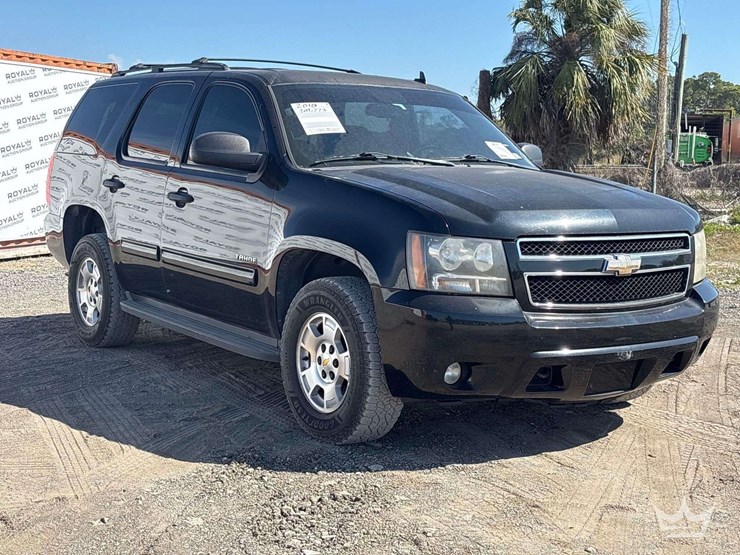 2010-chevrolet-tahoe-image-2