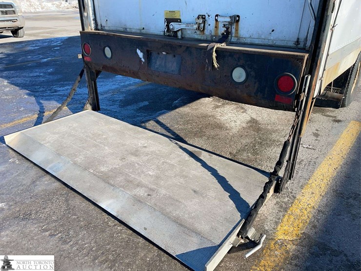 2011-ford-e-series-s/a-cube-van-image-25