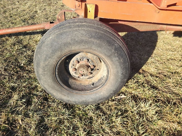 hopper-wagon-w/westendorf-running-gear-image-12