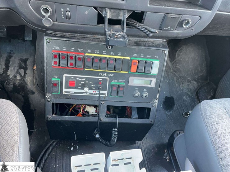 2016-chevrolet-express-s/a-ambulance-image-17