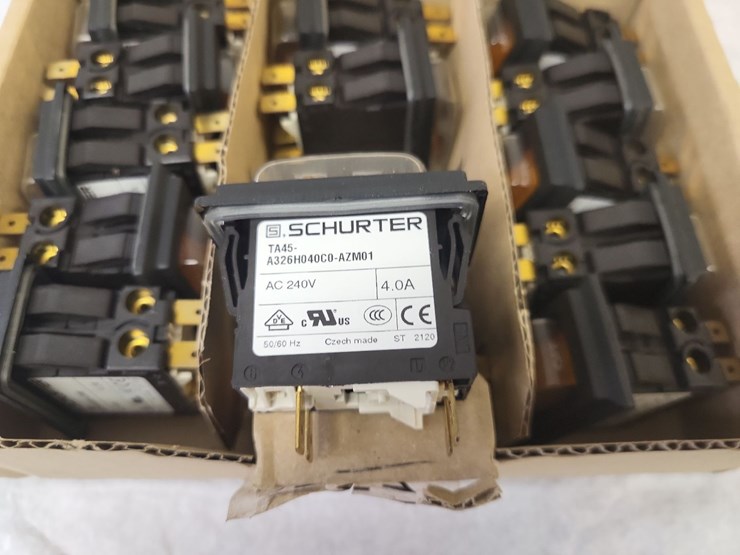 (15)-schurter-4-amp-240-volt-single-phase-breakers---tag-#1207-image-3