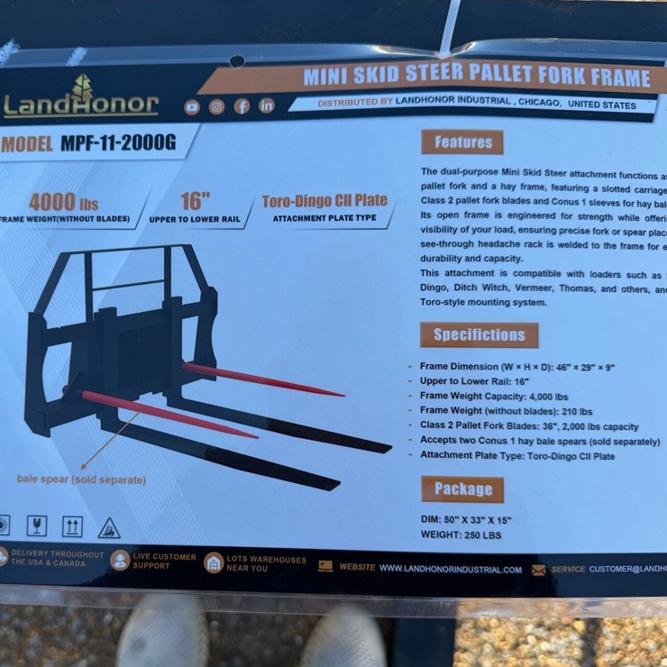 #7861 • Mini Skid Steer Pallet Forks