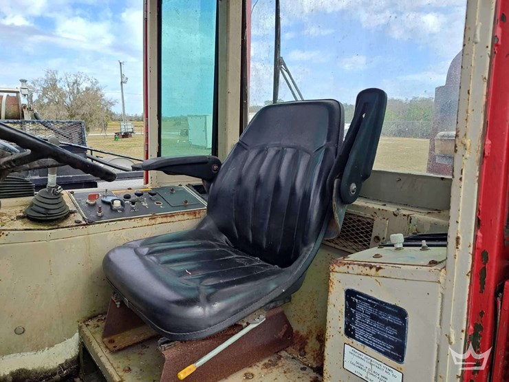 1988-deere-644e-image-30