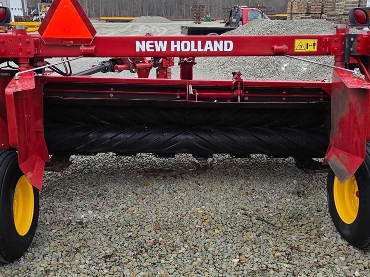 2020-new-holland-210-image-30