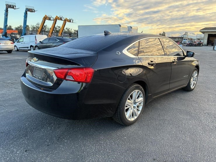 2019-chevrolet-impala-sedan-image-3