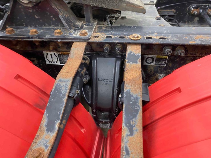 2014-peterbilt-365-image-43