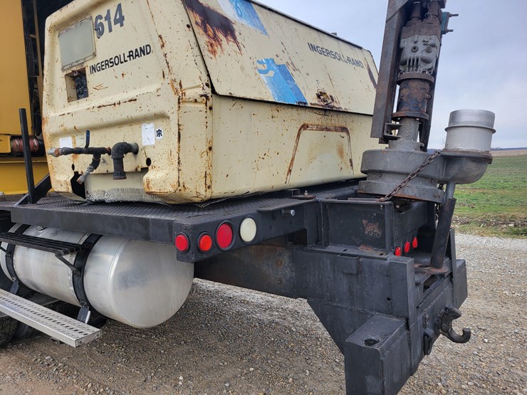 1993-ford-l8000-image-31