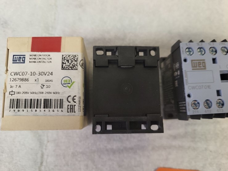 (4)-mini---contactors-7-amp-3-pole-w/1-auxiliary-contact---tag-#1217-image-4