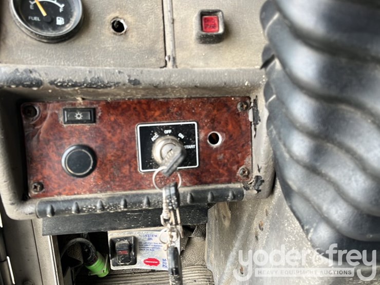 2007-kenworth-t300-image-22