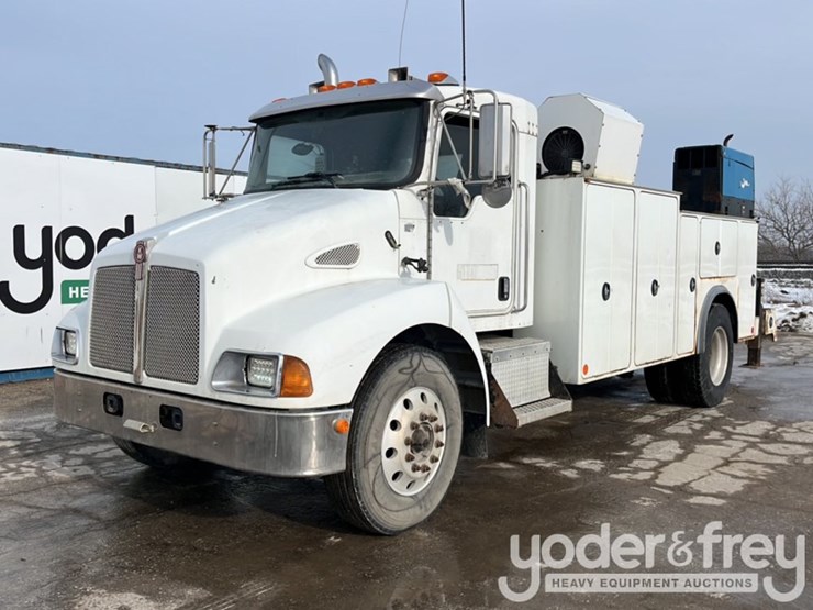 2007-kenworth-t300-image-1