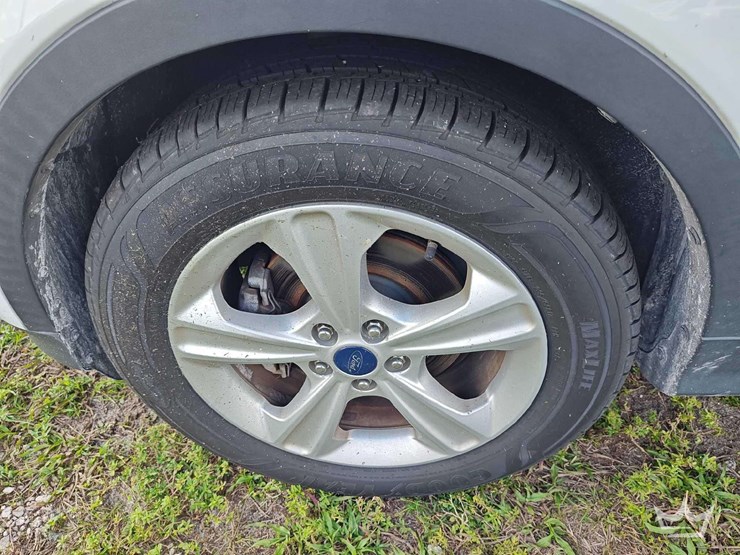 2015-ford-escape-image-47