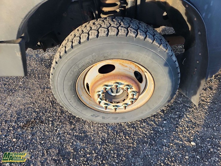 2012-ford-f550-image-11