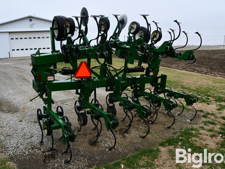 glencoe-8r30-cultivator-image-7