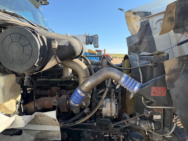 2001-international-9400-image-11