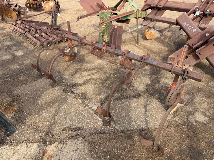 #7779-•-2-row-cultivator-image-3