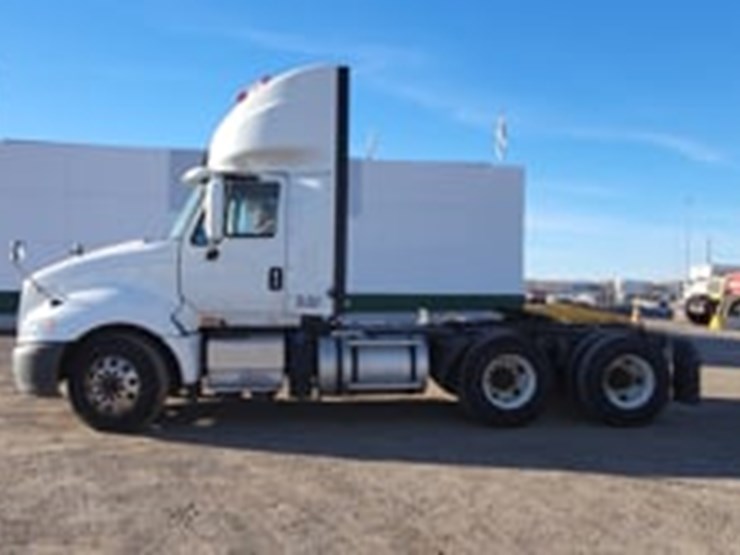 2017-international-prostar-image-5