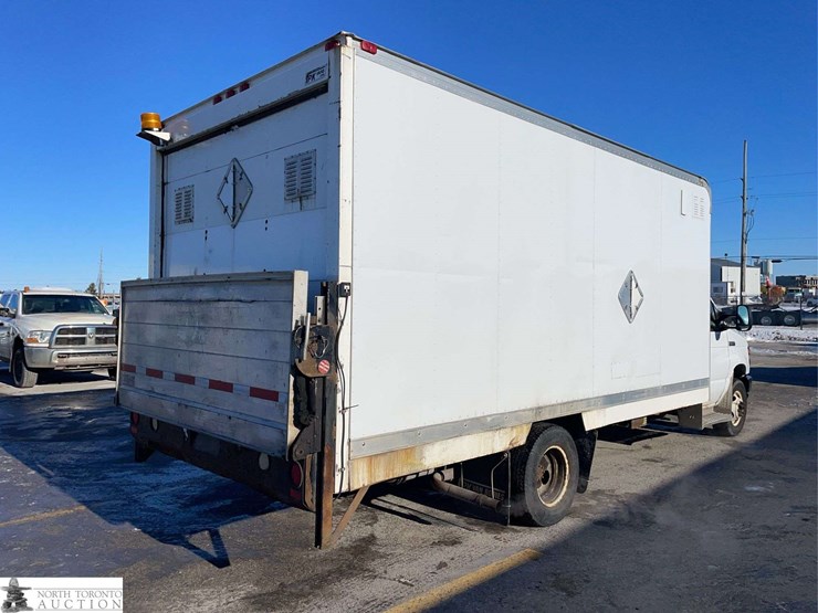 2011-ford-e-series-s/a-cube-van-image-5