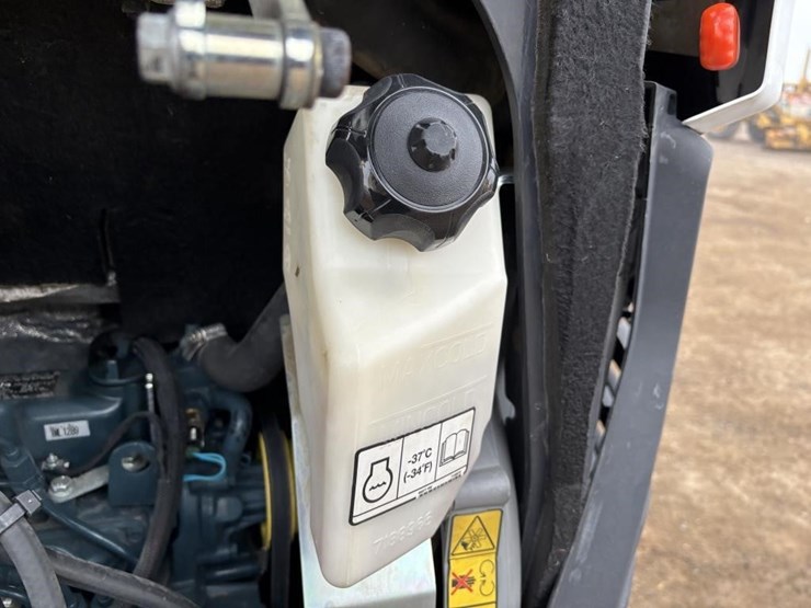 2021-bobcat-e26-image-48