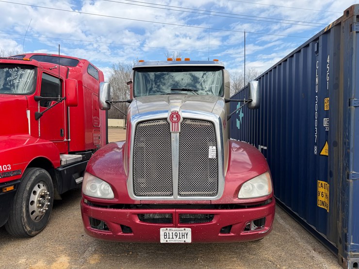 2014-kenworth-t660-image-1