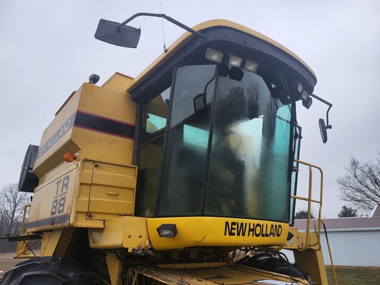 new-holland-tr88-image-53