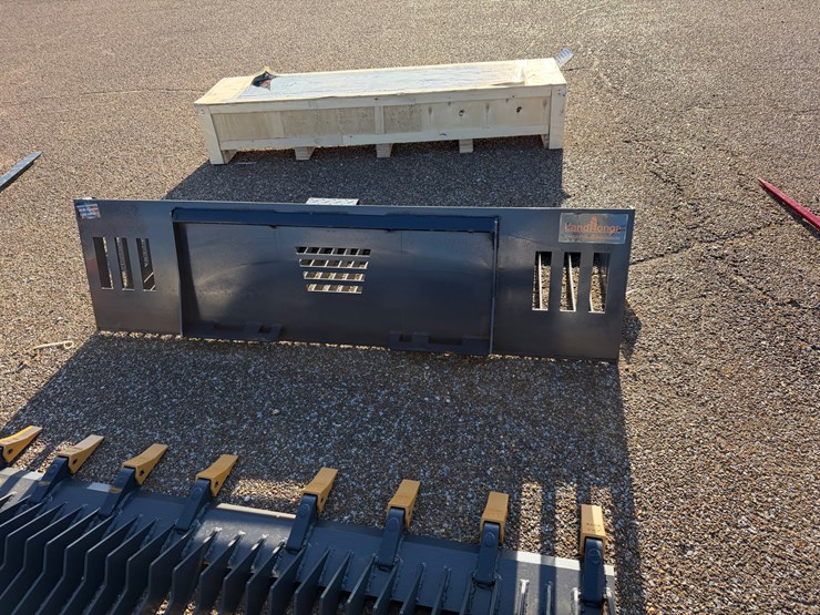 #7849-•-skid-steer-rock-bucket-image-3