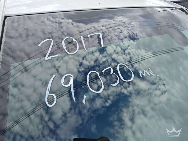 2017-dodge-charger-sedan-image-13