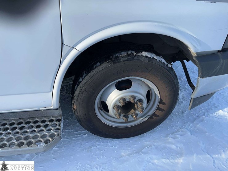 2016-chevrolet-express-s/a-ambulance-image-10