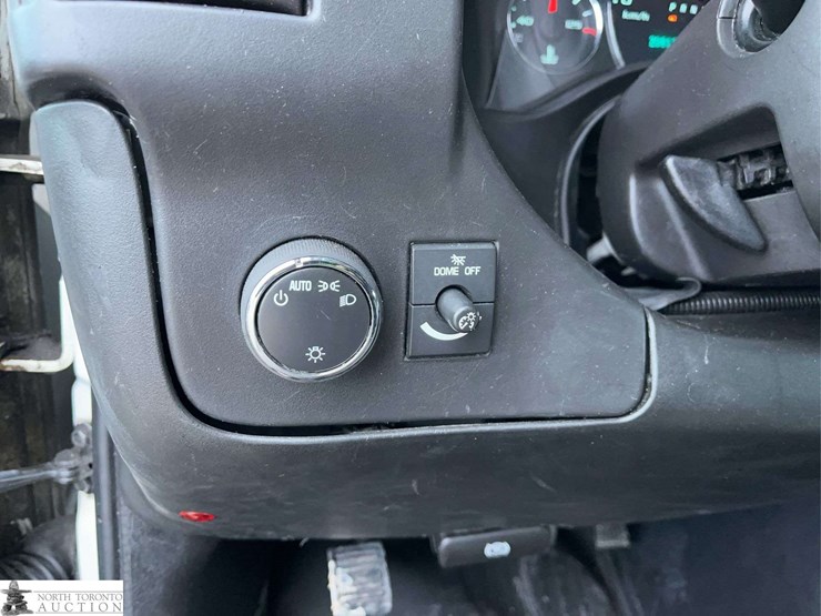 2017-chevrolet-express-s/a-ambulance-image-19