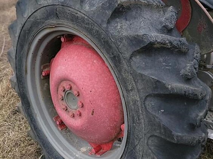 massey-ferguson-135-image-13