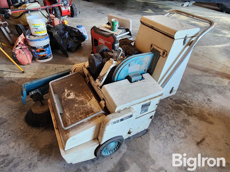 tennant-42hd-power-sweeper-image-1