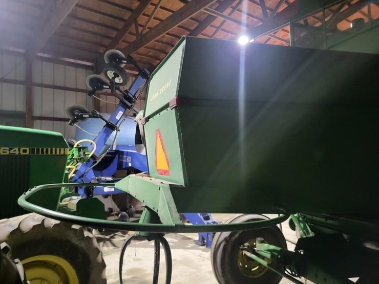 john-deere-4400-image-36