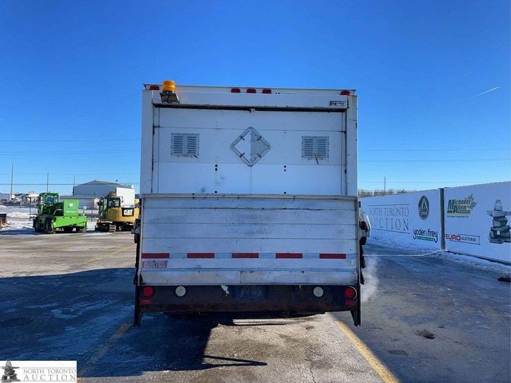 2011-ford-e-series-s/a-cube-van-image-4