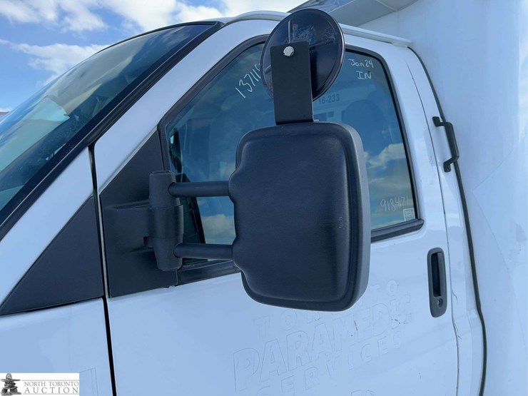 2016-chevrolet-express-s/a-ambulance-image-40