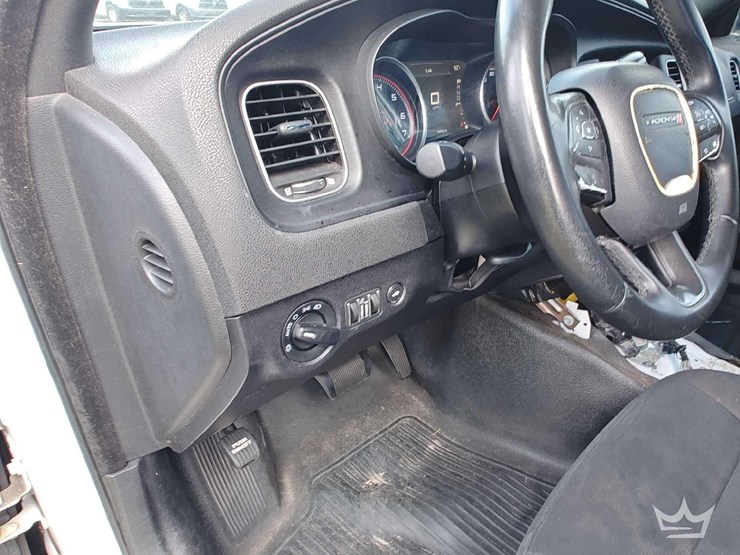 2017-dodge-charger-sedan-image-8