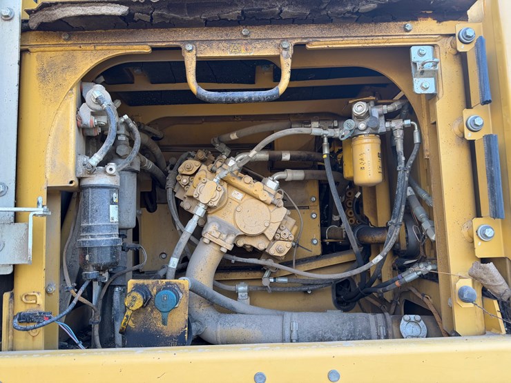 caterpillar-329e-image-10