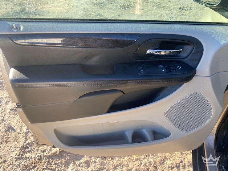 2016-dodge-grand-caravan-image-11