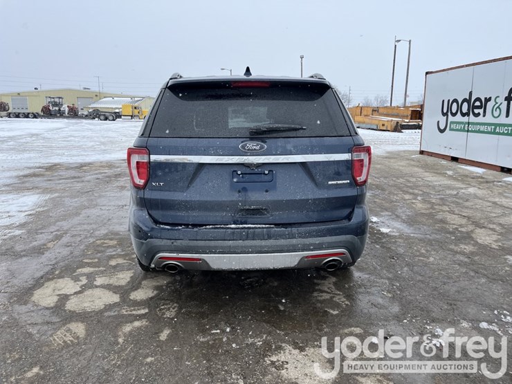 ford-explorer-xlt-image-5