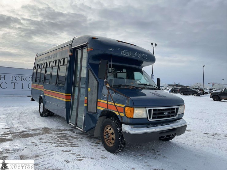 2005-ford-e-series-s/a-24-passenger-bus-image-3