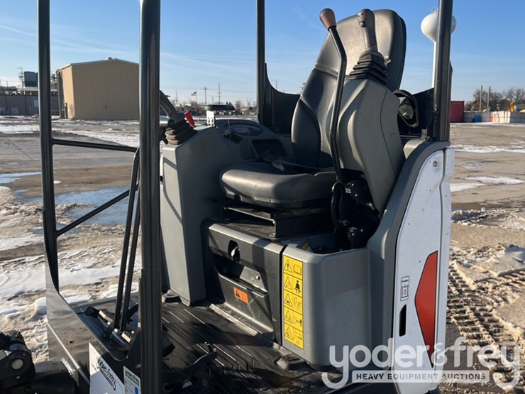 2022-bobcat-e20-image-27