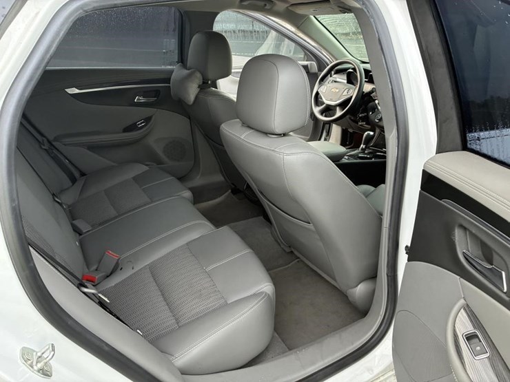 2019-chevrolet-impala-sedan-image-10