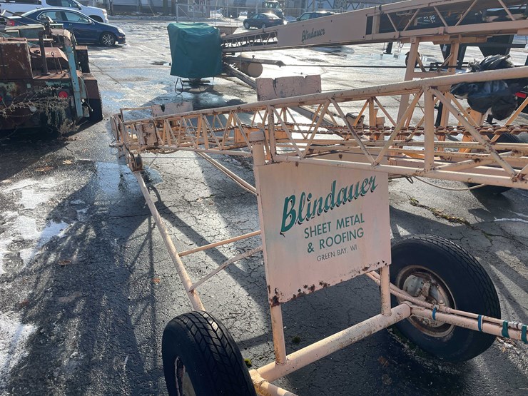 #2252-•-portable-conveyer-lift-image-19