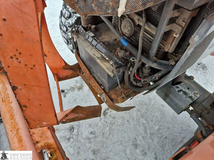 2010-kubota-l5250-d-tractor-image-15