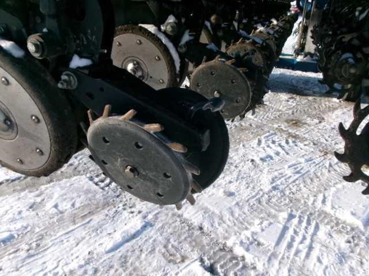 2013-kinze-3600-image-3