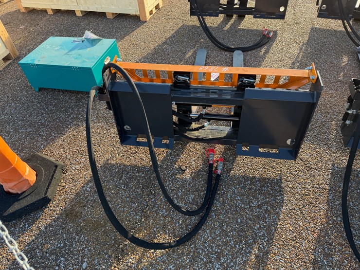 #7868-•-skid-steer-hydraulic-pallet-forks-image-4
