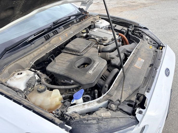 2015-ford-fusion-sedan-image-7